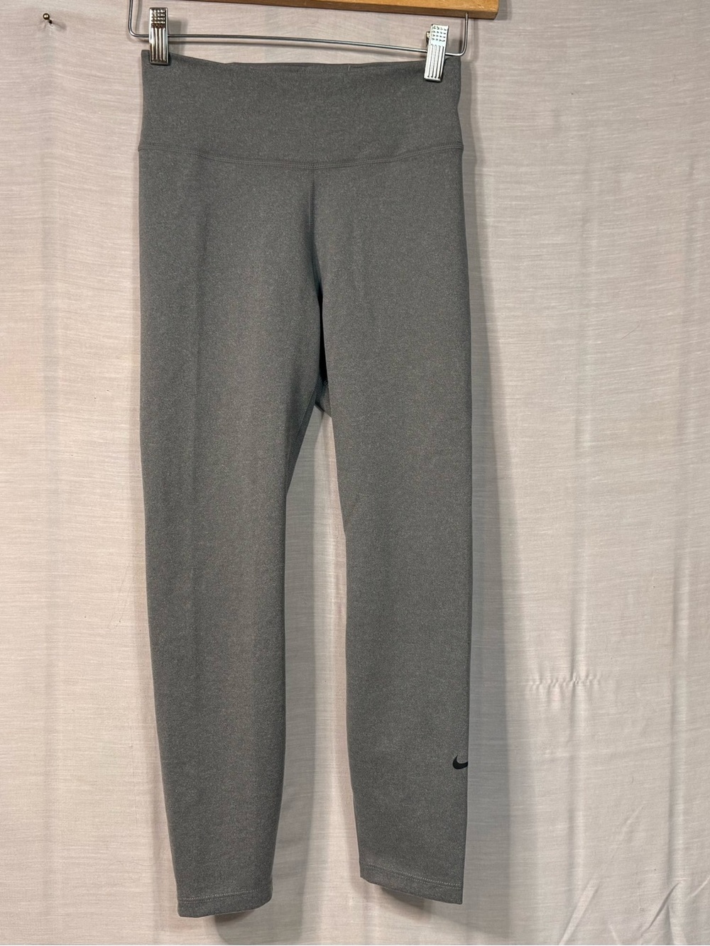 Nike Dri-FIT XS Gray High Rise 7/8 Training Leggings NWOT
